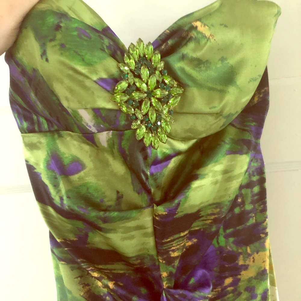 Mermaid prom dress with brooch
